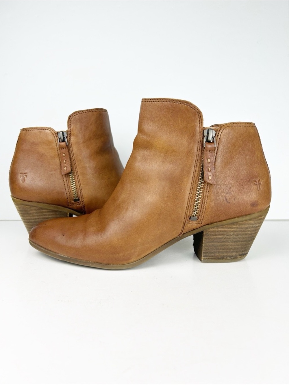 Frye Judith Leather Cognac Brown Double Zip Ankle Boot Booties Size 9.5 M